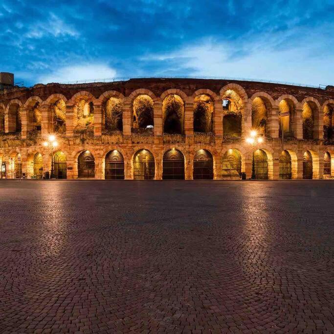 San Bernardino Monolocale Con Balcone Lägenhet Verona Exteriör bild