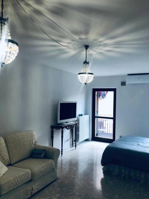 San Bernardino Monolocale Con Balcone Lägenhet Verona Exteriör bild